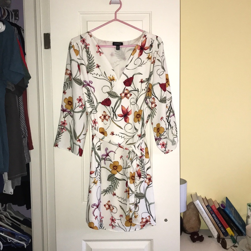 Le Chateau MIDI Dress